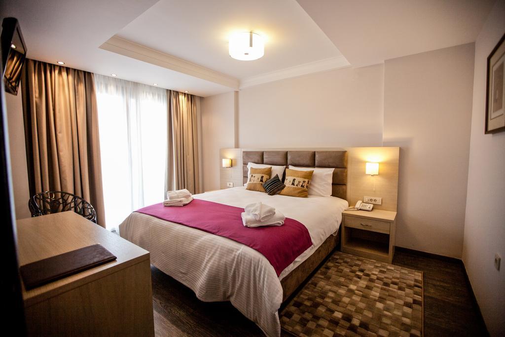 Filokalia Hotel Ioánnina Exteriör bild